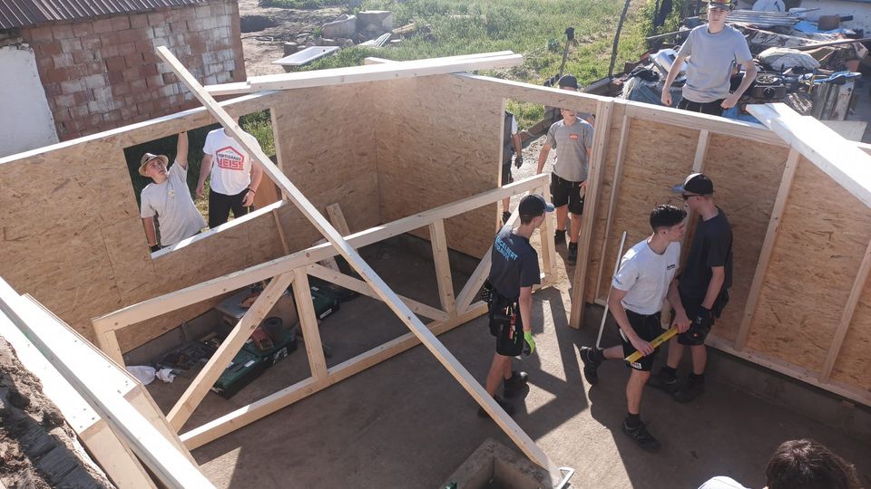 Romahaus 25 Aufbau 6.jpeg